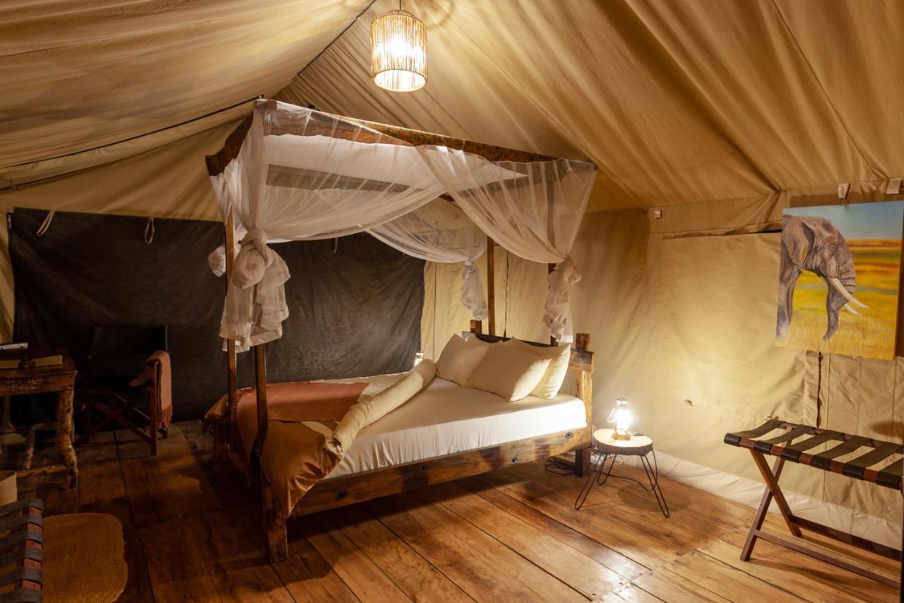 Baobab Tented Camp Kwa Kuchinia Exteriör bild