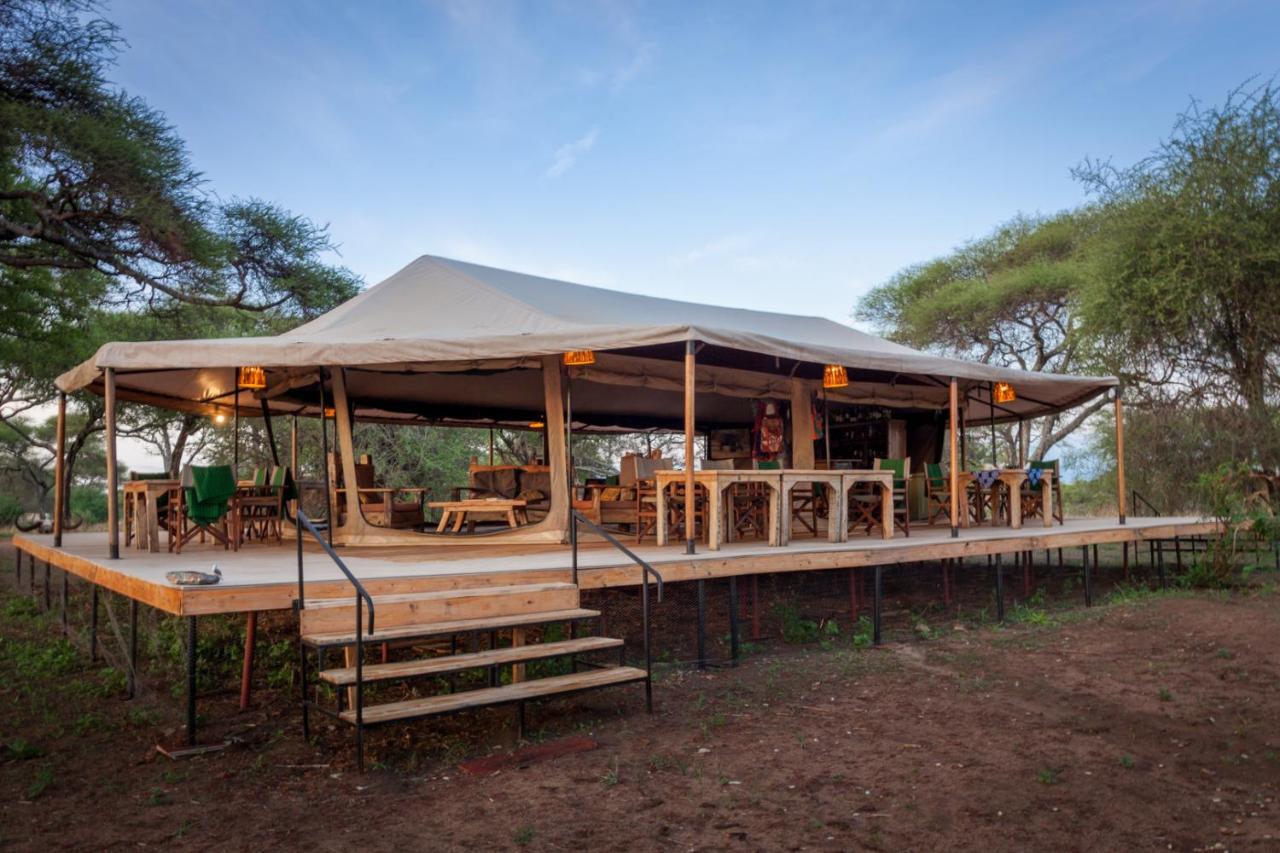 Baobab Tented Camp Kwa Kuchinia Exteriör bild