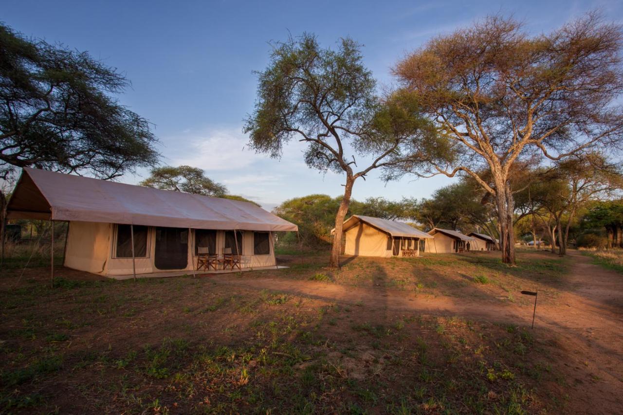Baobab Tented Camp Kwa Kuchinia Exteriör bild